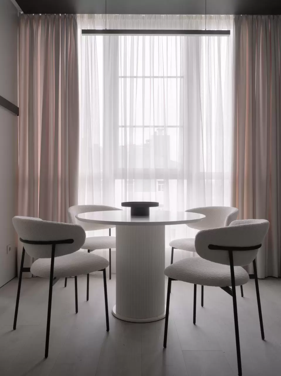 Монохром — 4