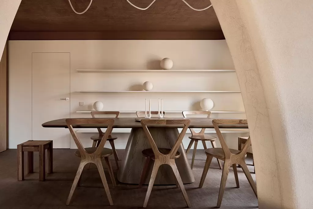 Обнимающая гостиная для многодетной семьи — 9