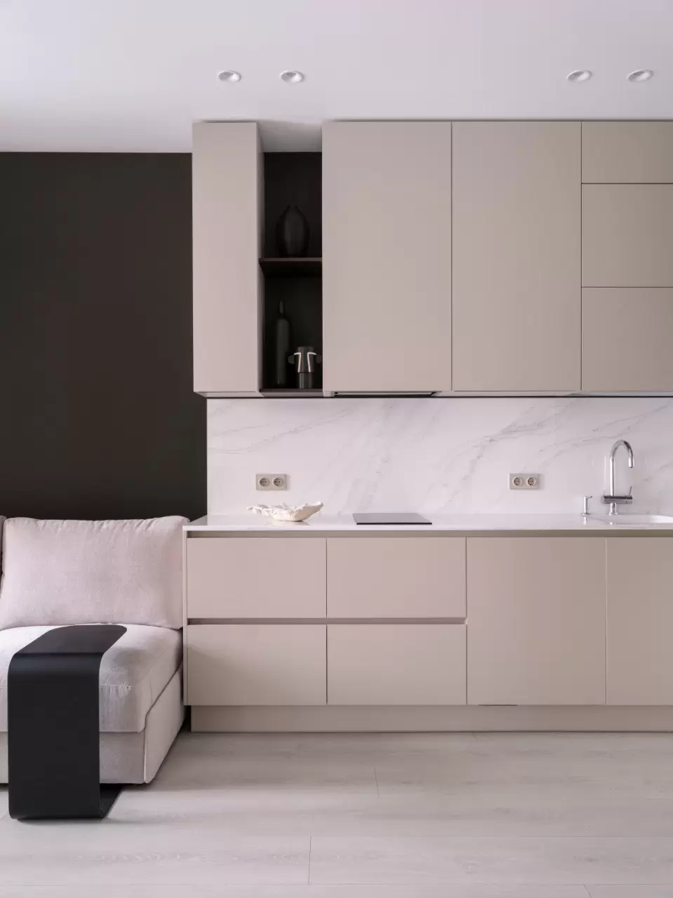 Монохром — 8