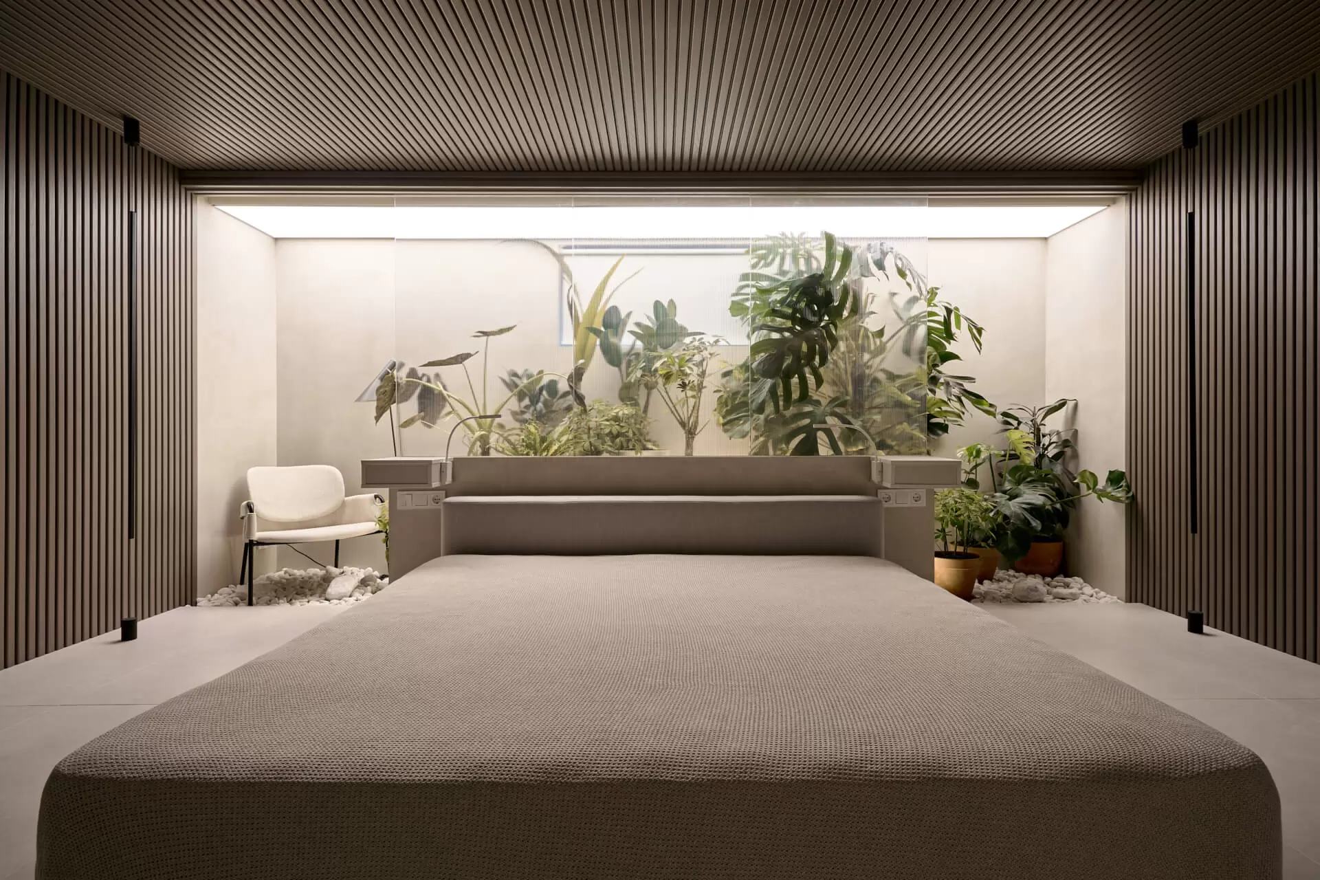 Симфония света для спальни в цокольном этаже